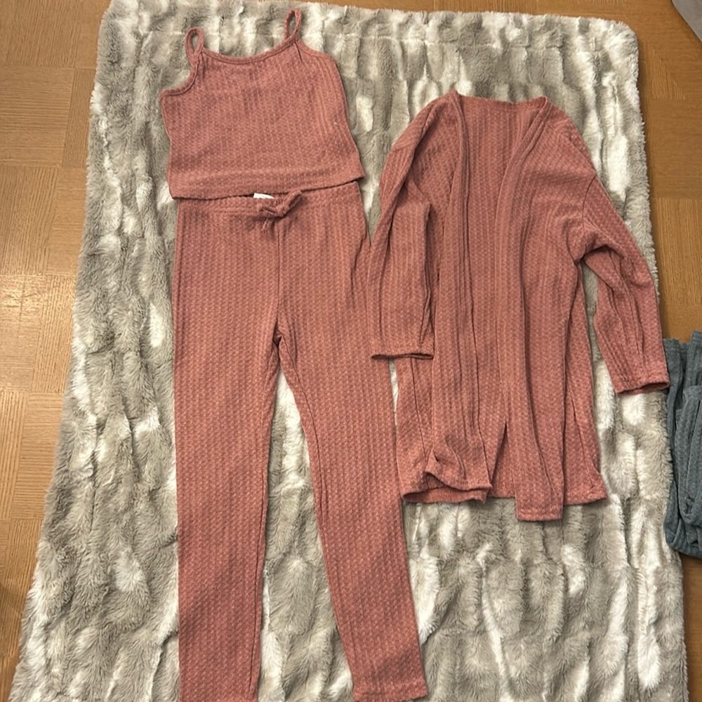 SHEIN Girls 2 Sets of 3 Piece Outfit Size 6y. Used Once.